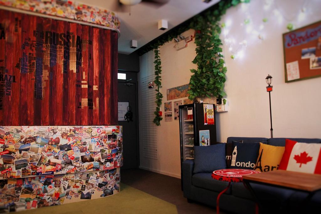 Pandora After 80S Hostel Hong Kong Room photo
